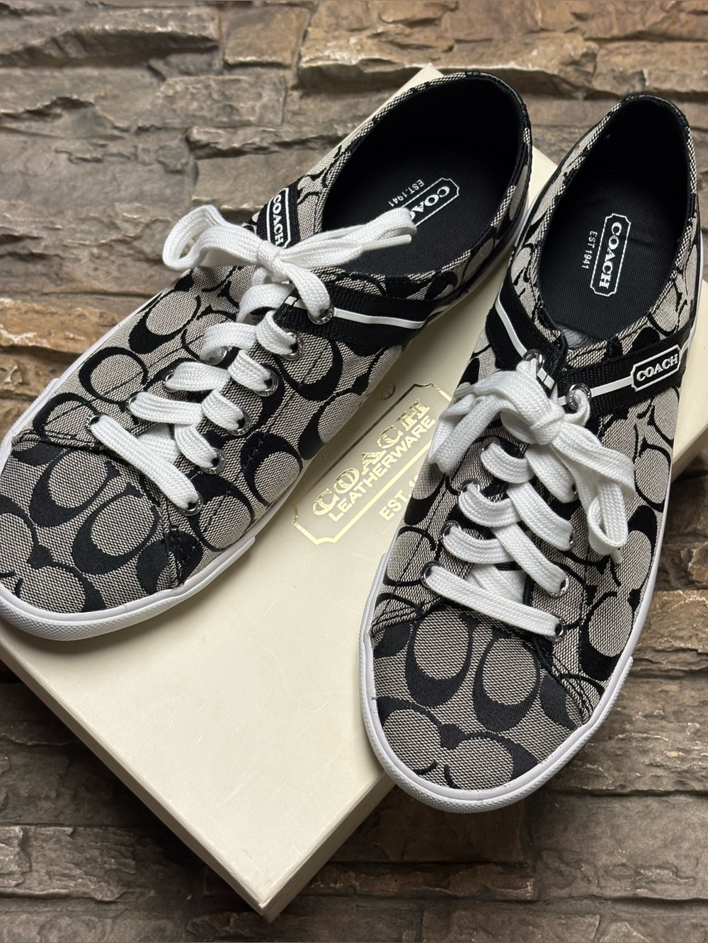 COACH Low Top Signature Lesley Sneakers Lace Up Black Casual Women's 10 Clean!